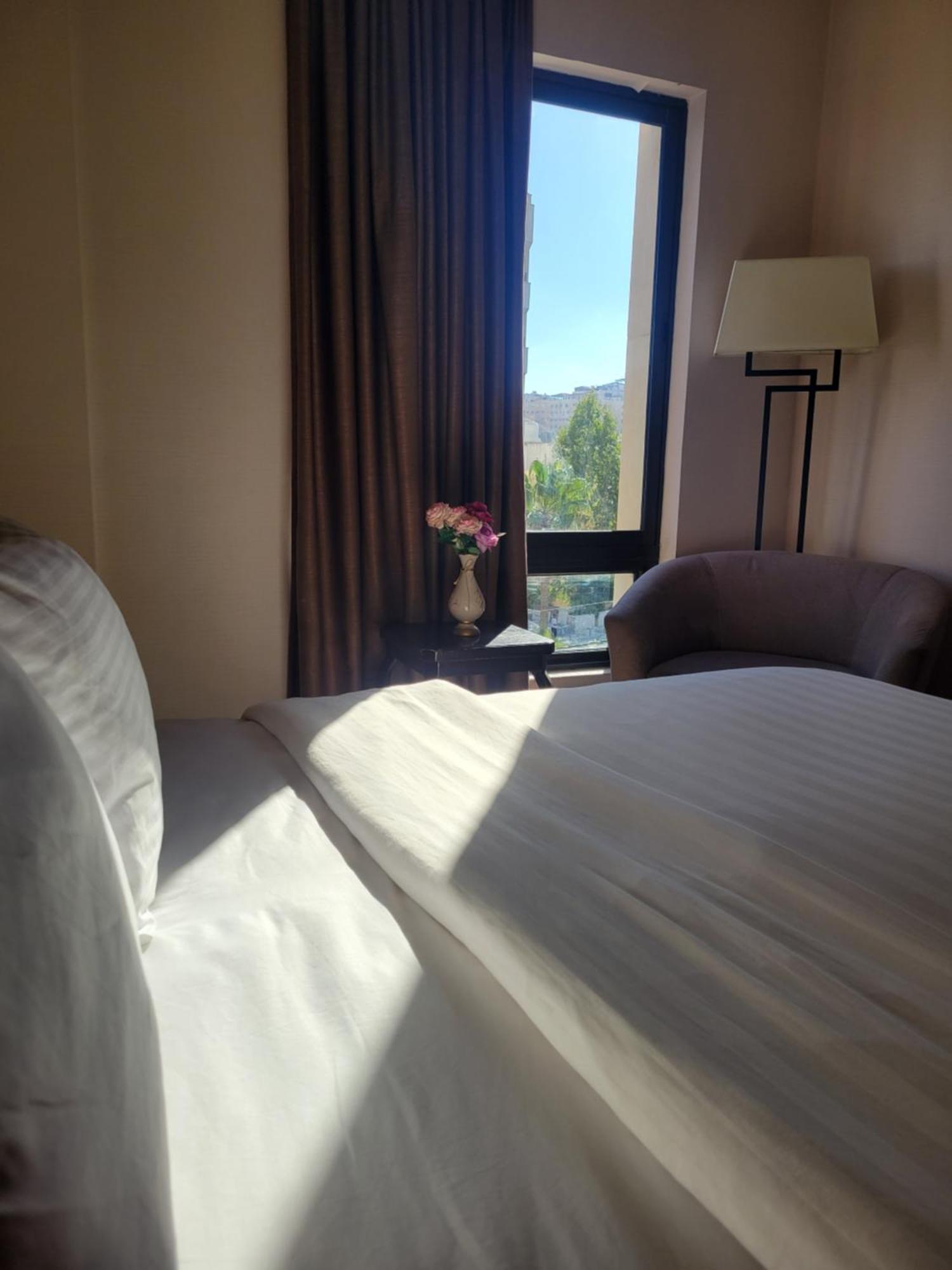 Big Ben Hotel Suites อัมมาน ภายนอก รูปภาพ