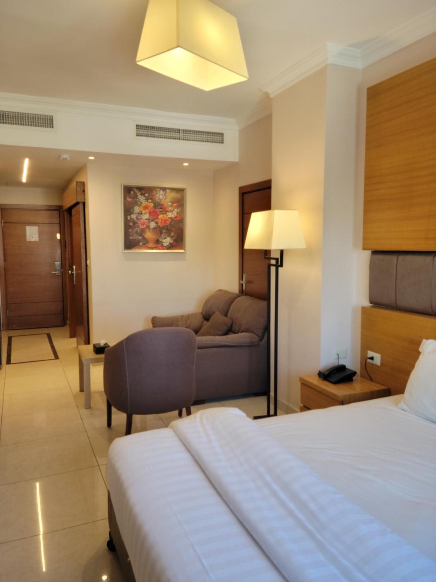 Big Ben Hotel Suites อัมมาน ภายนอก รูปภาพ