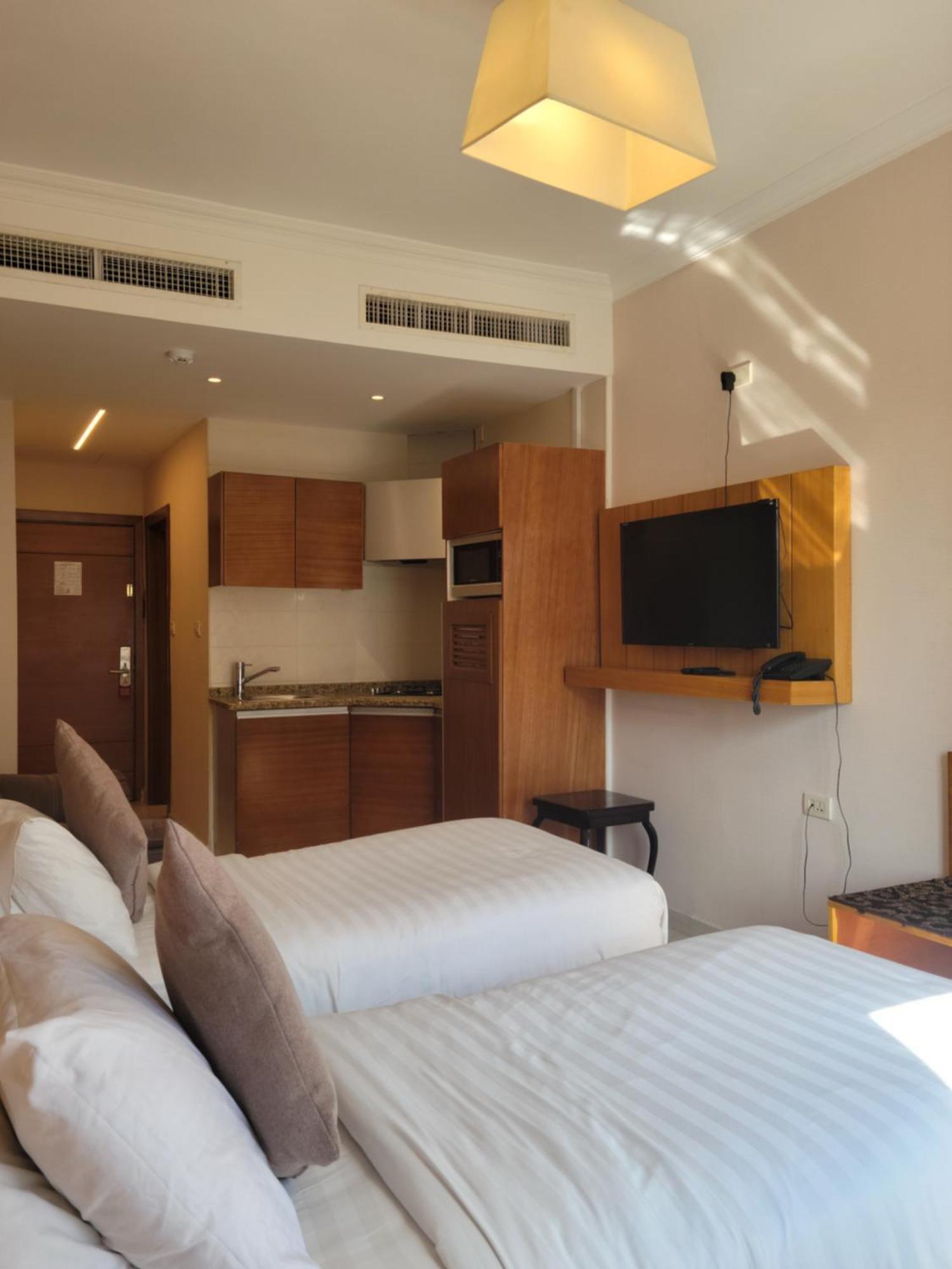 Big Ben Hotel Suites อัมมาน ภายนอก รูปภาพ