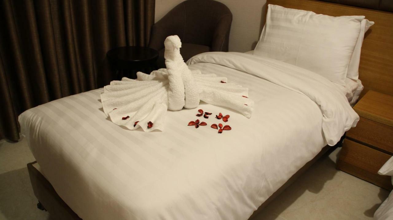 Big Ben Hotel Suites อัมมาน ภายนอก รูปภาพ